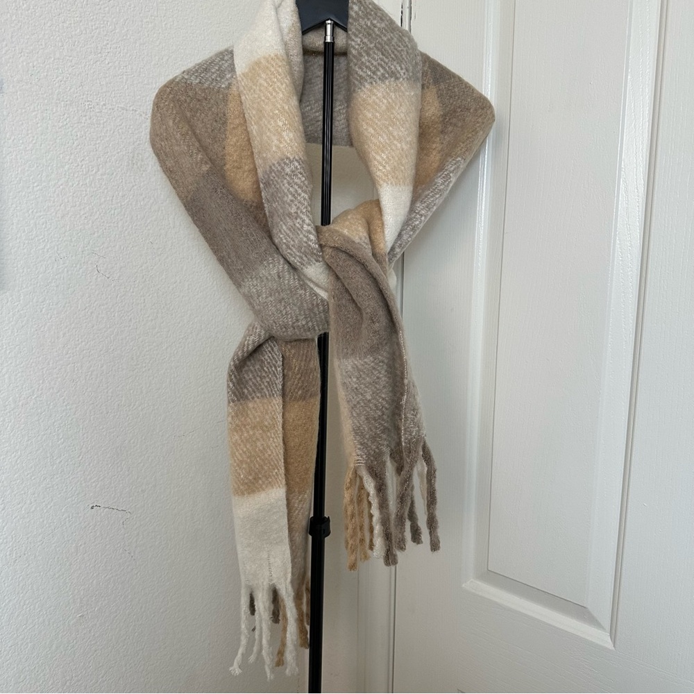 Chunky Scarf - Picture 2 of 5